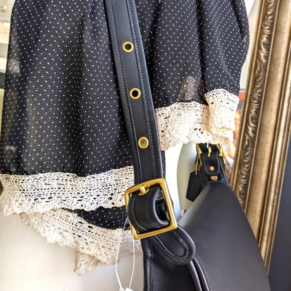 ******SOLD*****NWT Coach Patricia Legacy Flap Crossbody Shoulder Bag Black. - Picture 5 of 13